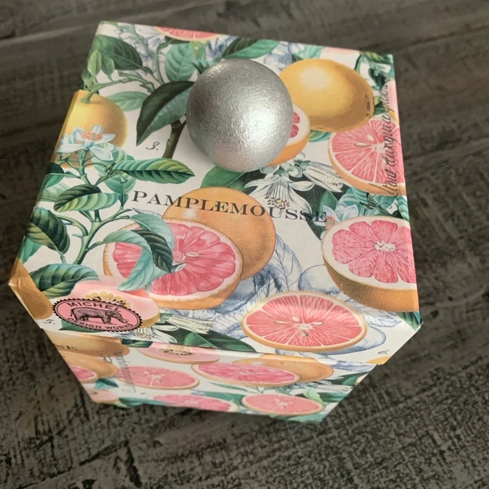 Michel Design Works Grapefruit Soy Candle. In a beautiful gift box. NIB